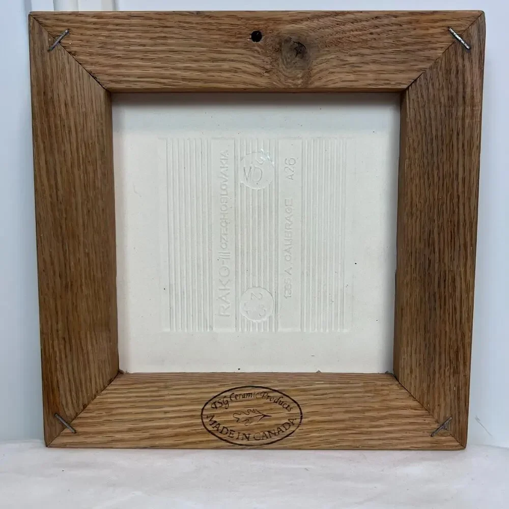 Unbranded trivet features
